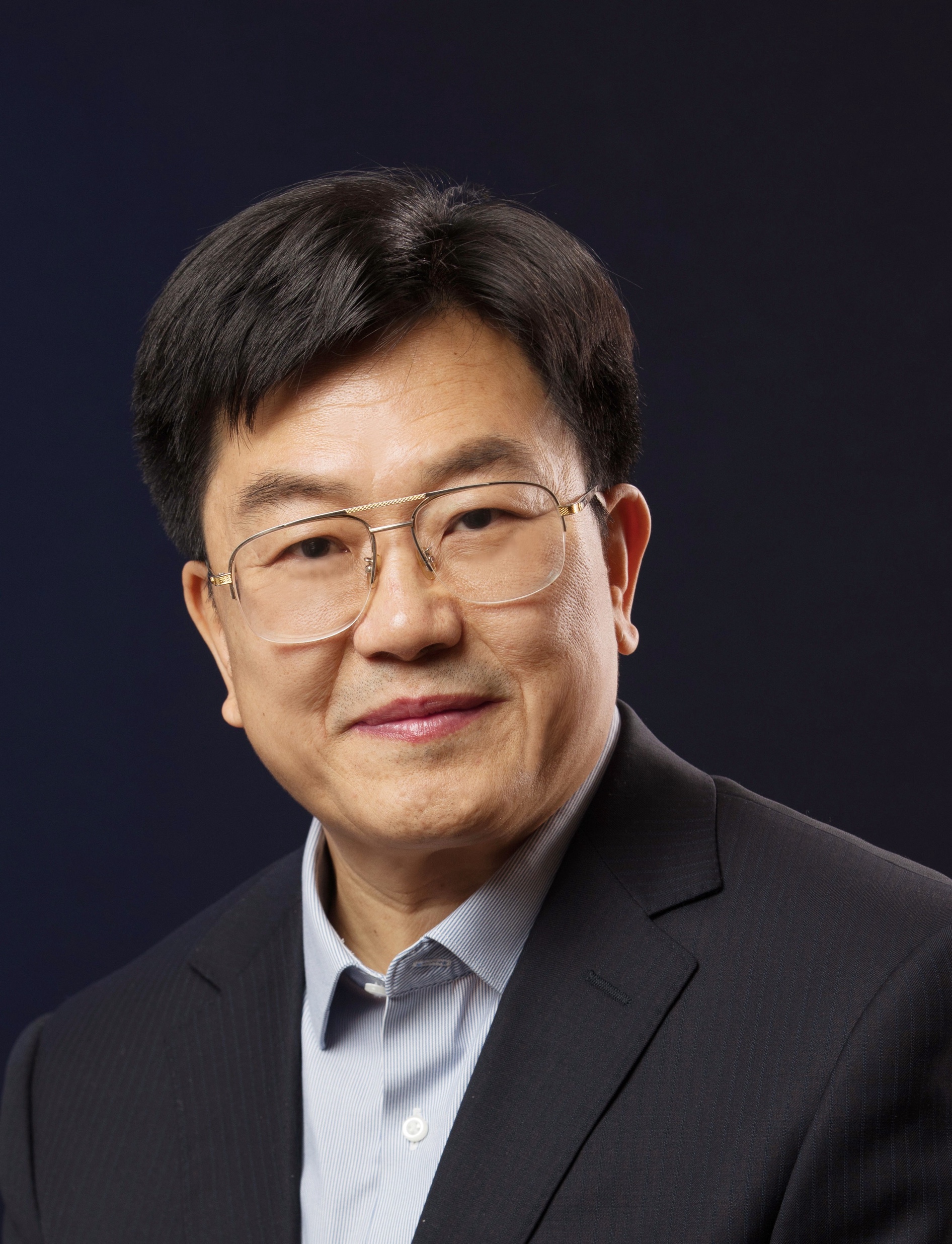 Chengqing Zong